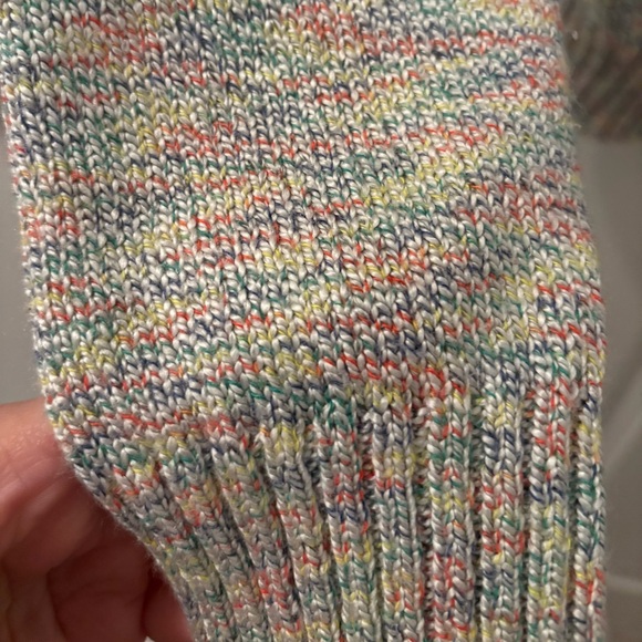 Great Northwest Clothing Company Pastel Speckled V-Neck Cable Trim Sweater - Picture 4 of 5